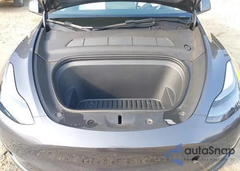 2023 Tesla Model Y Awd/Long Range Dual Motor All-Wheel Drive z USA, uszkodzony, nr VIN 7SAYGDEE4PA167984